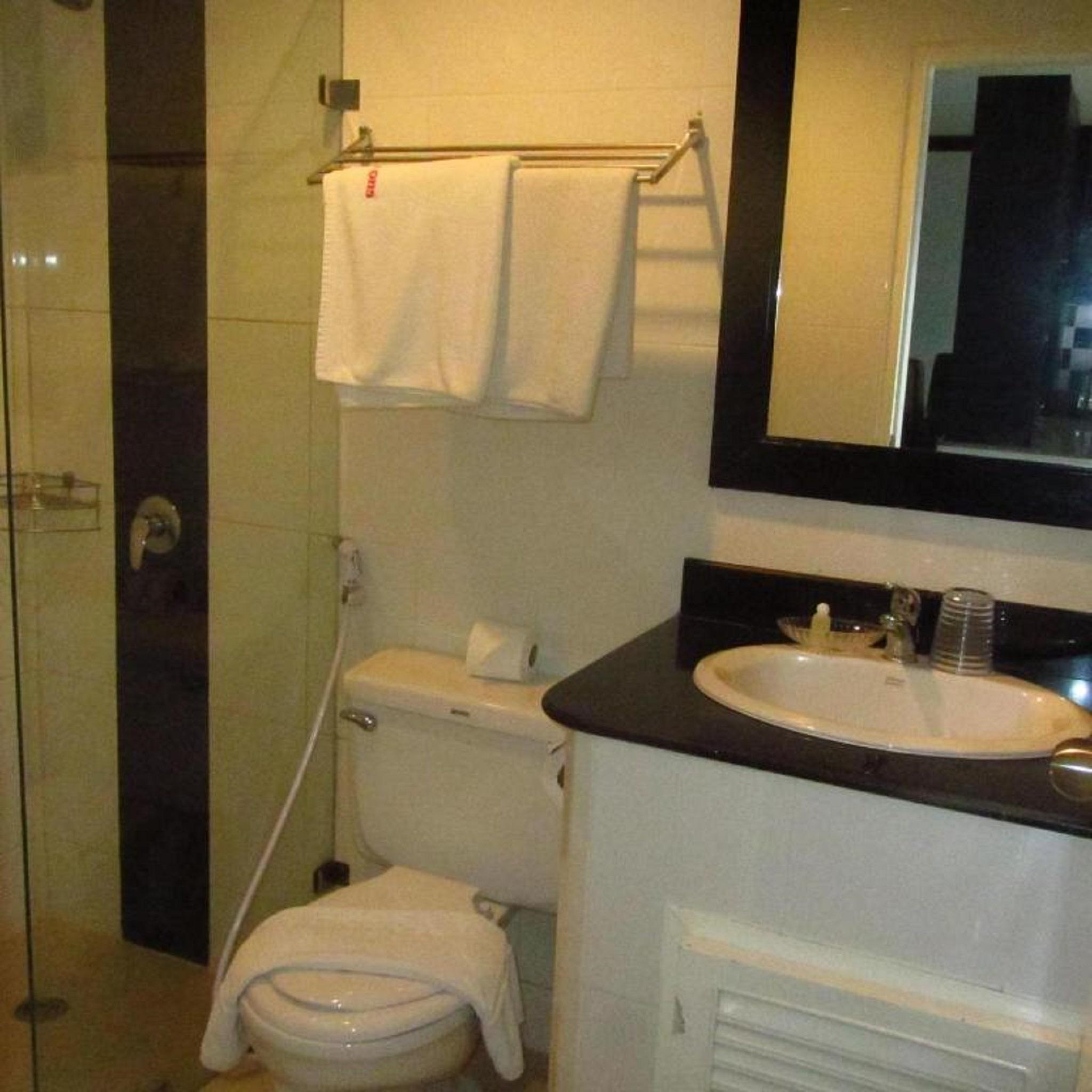 Orchid Kathu Heights apartamento con servicio Exterior foto